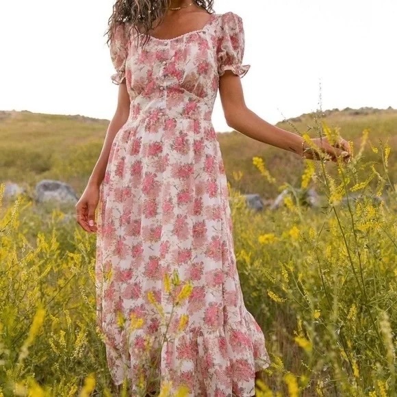 Ivy City Co Dresses & Skirts - Ivy City Co Pink Floral Maxi Dress
